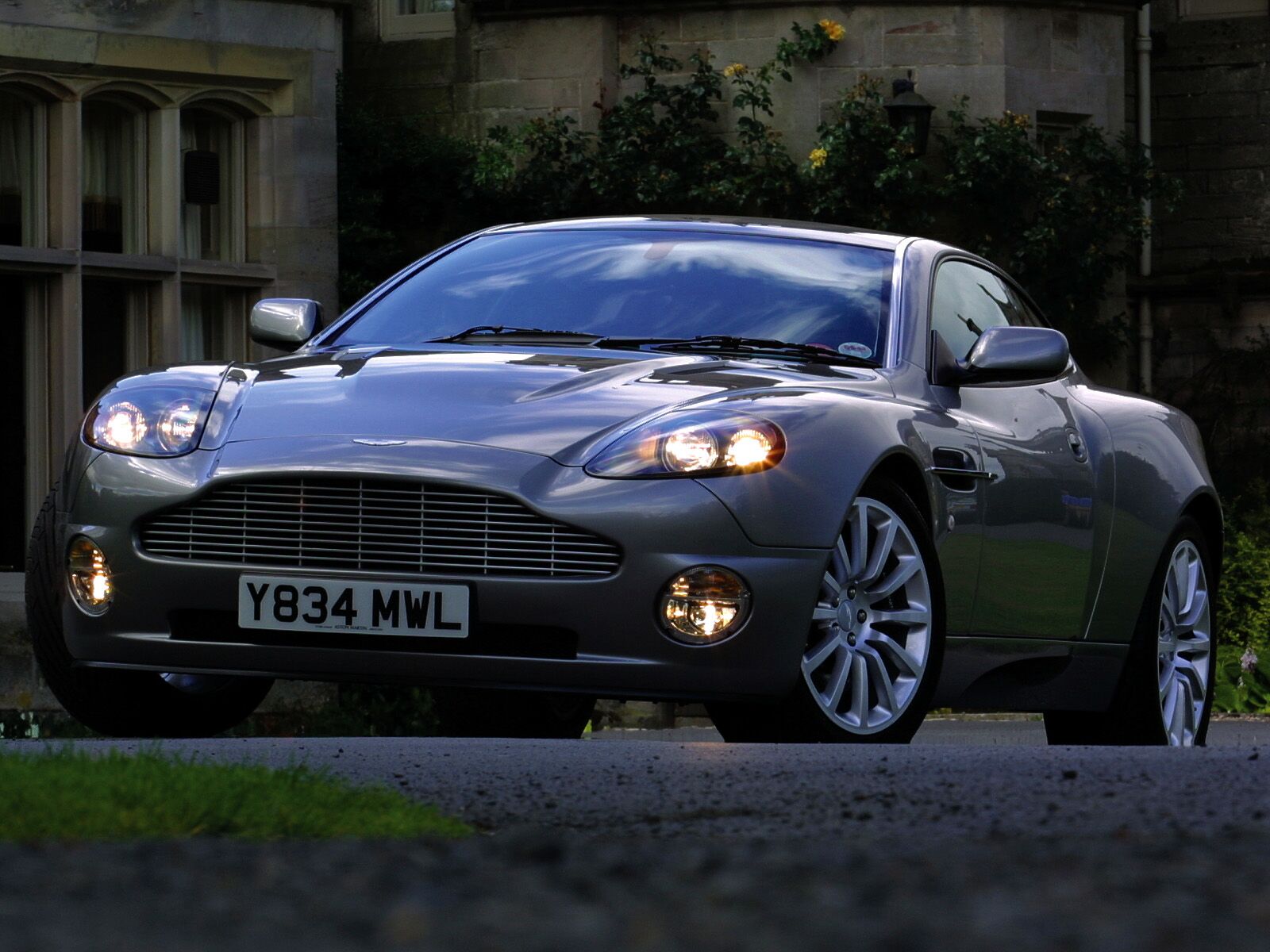 Подбор шин на Aston Martin Vanquish 2011