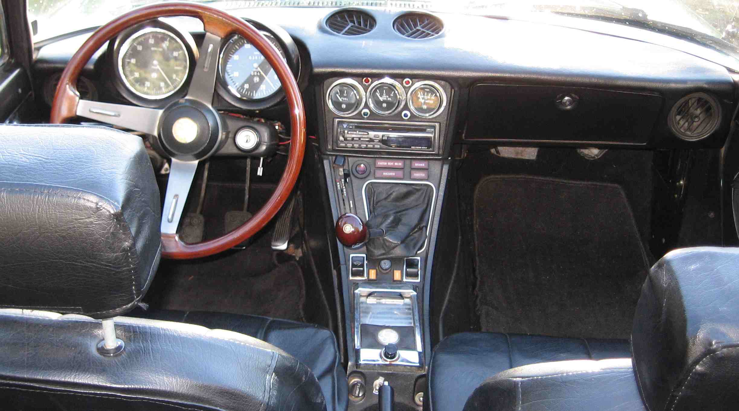 Размер колёс на Alfa Romeo Spider 1973 Подбор шин на Alfa Romeo Spider 1973