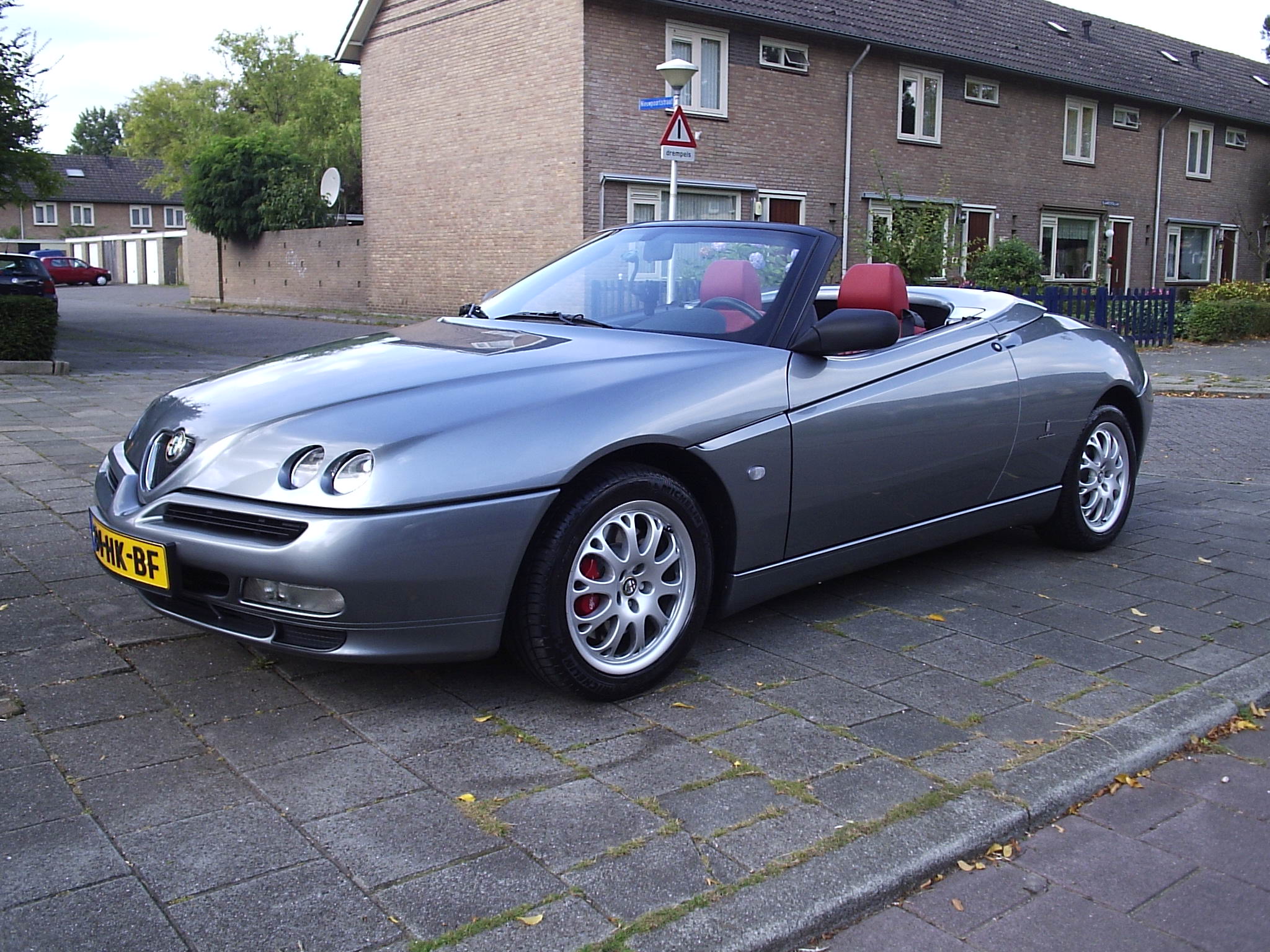 Шины и диски для Alfa Romeo Spider 2004 1.8i, размер колёс на Альфа Ромео  Спайдер 1.8i