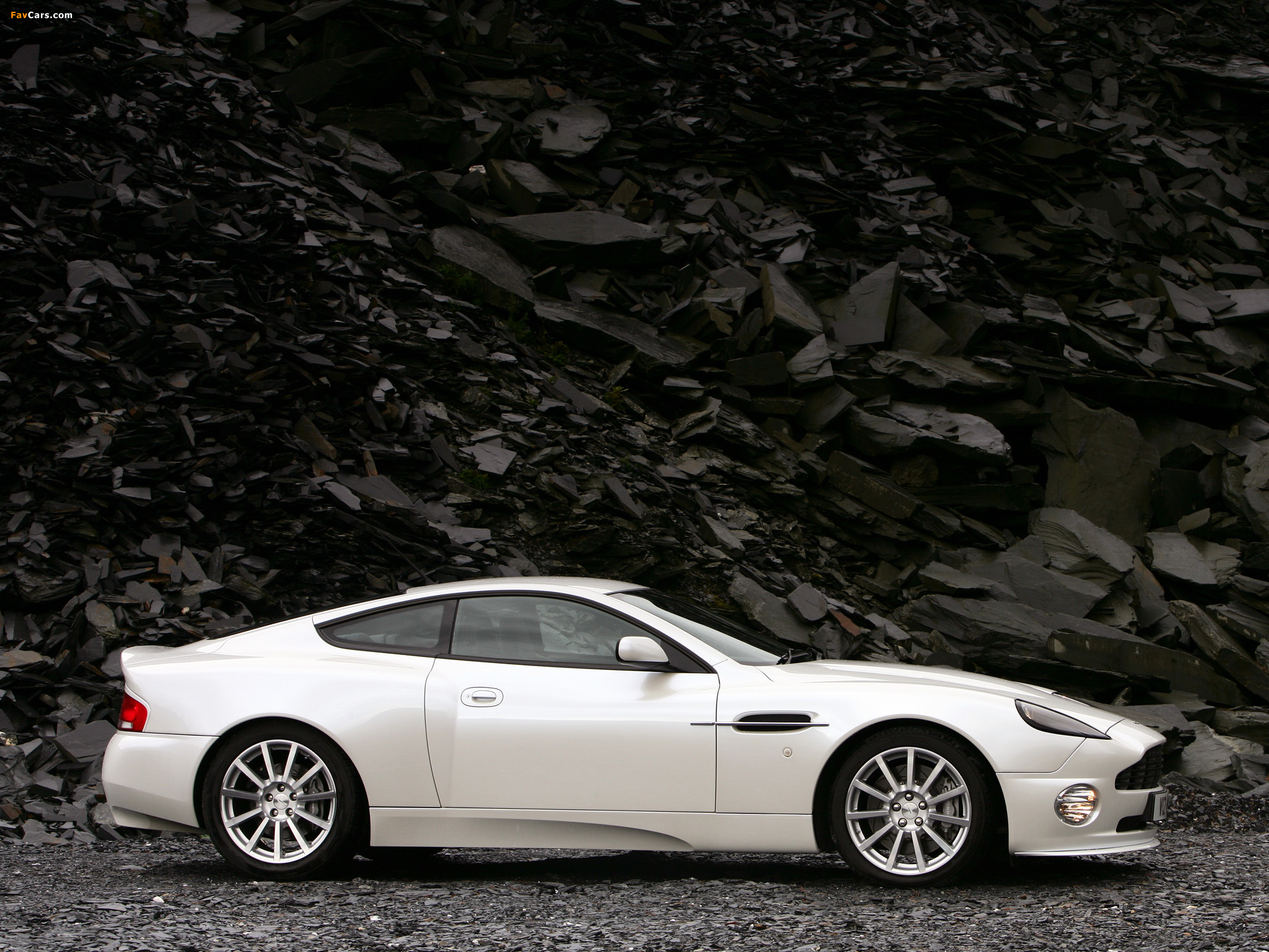 Размер колёс на Aston Martin Vanquish S 2004 Подбор шин на Aston Martin Vanquish S 2004