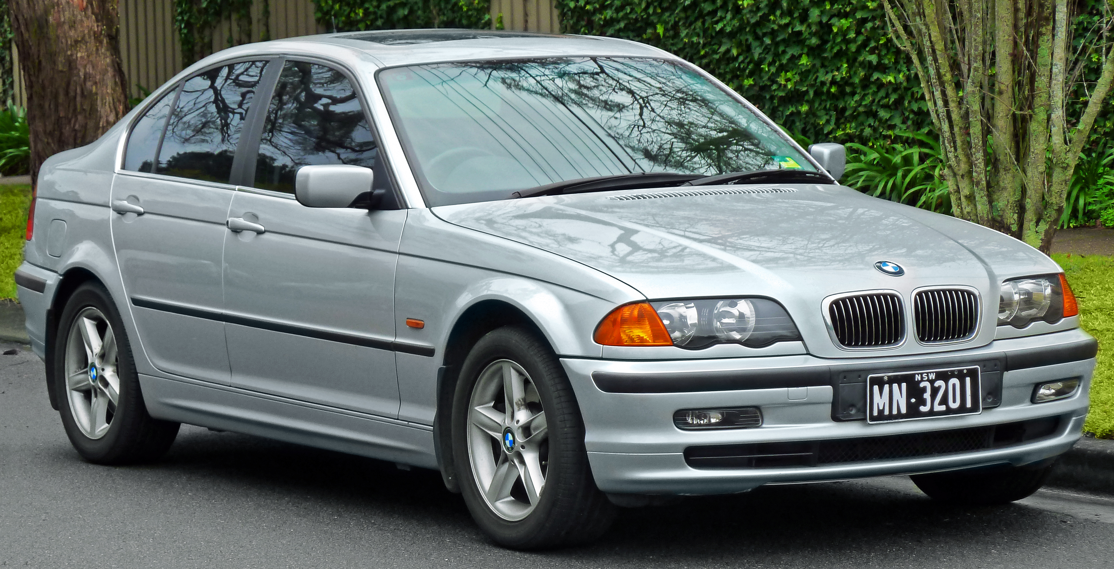     BMW 3 E46 2001     3 46 2001