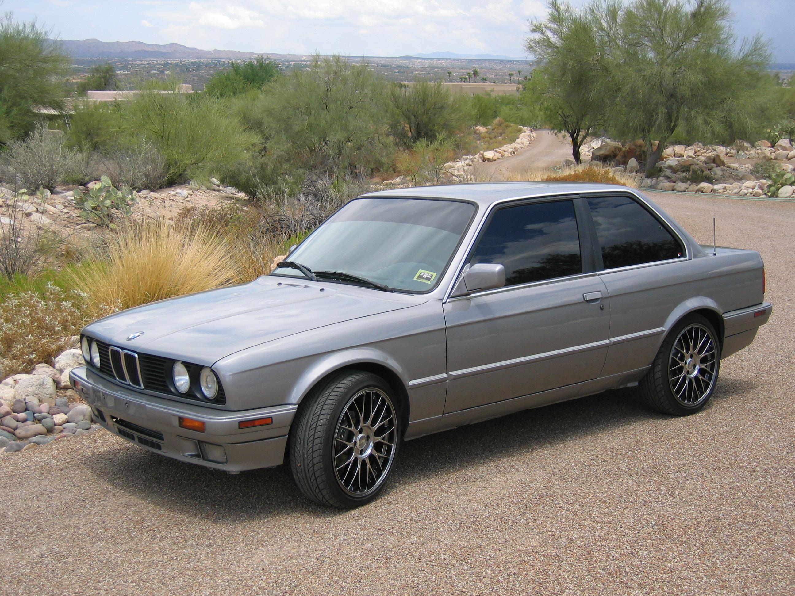 Шины и диски для BMW 3 Series 1989 M3 2.3 200 II (E30), размер колёс на БМВ  3 Сериес M3 2.3 200 II (E30)