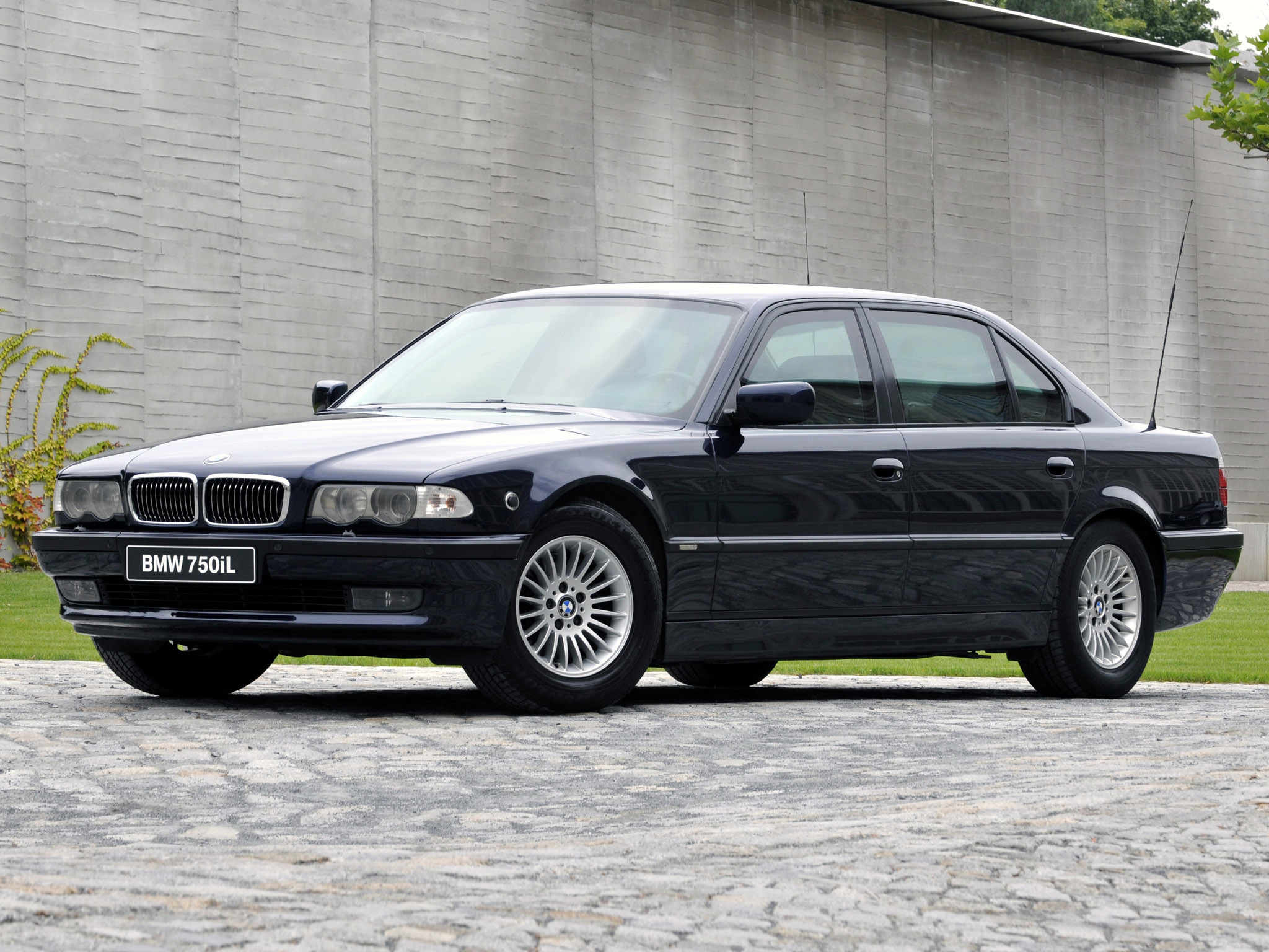 Шины и диски для BMW 7 Series 1998, размер колёс на БМВ 7 Сериес 1998