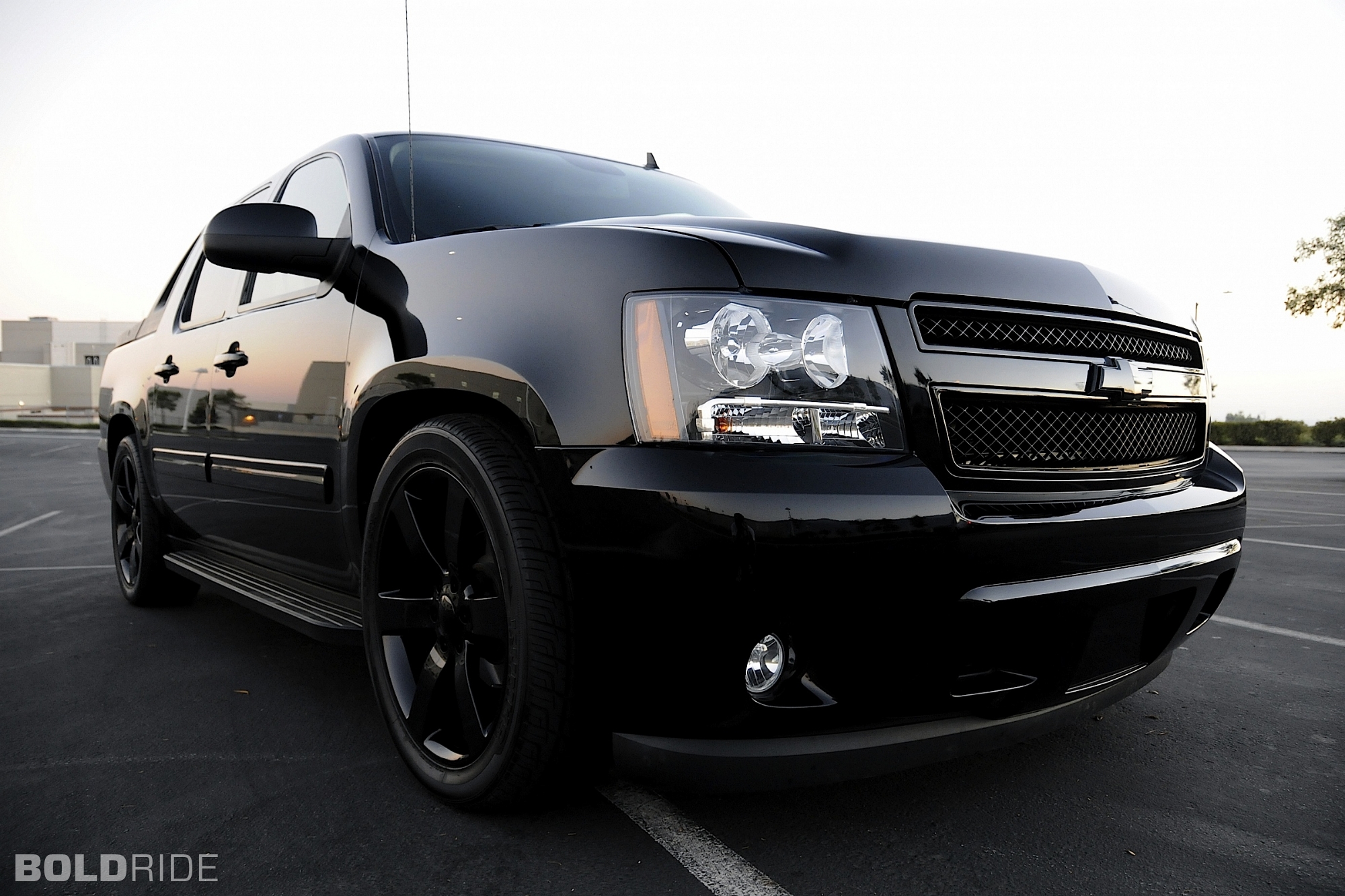 Шины и диски для Chevrolet Avalanche 2009, размер колёс на Шевроле  Авалансхе 2009