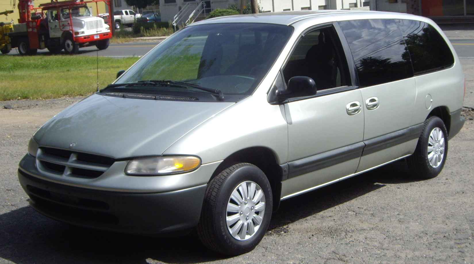 Шины и диски для Dodge Caravan 1999, размер колёс на Додге Караван 1999