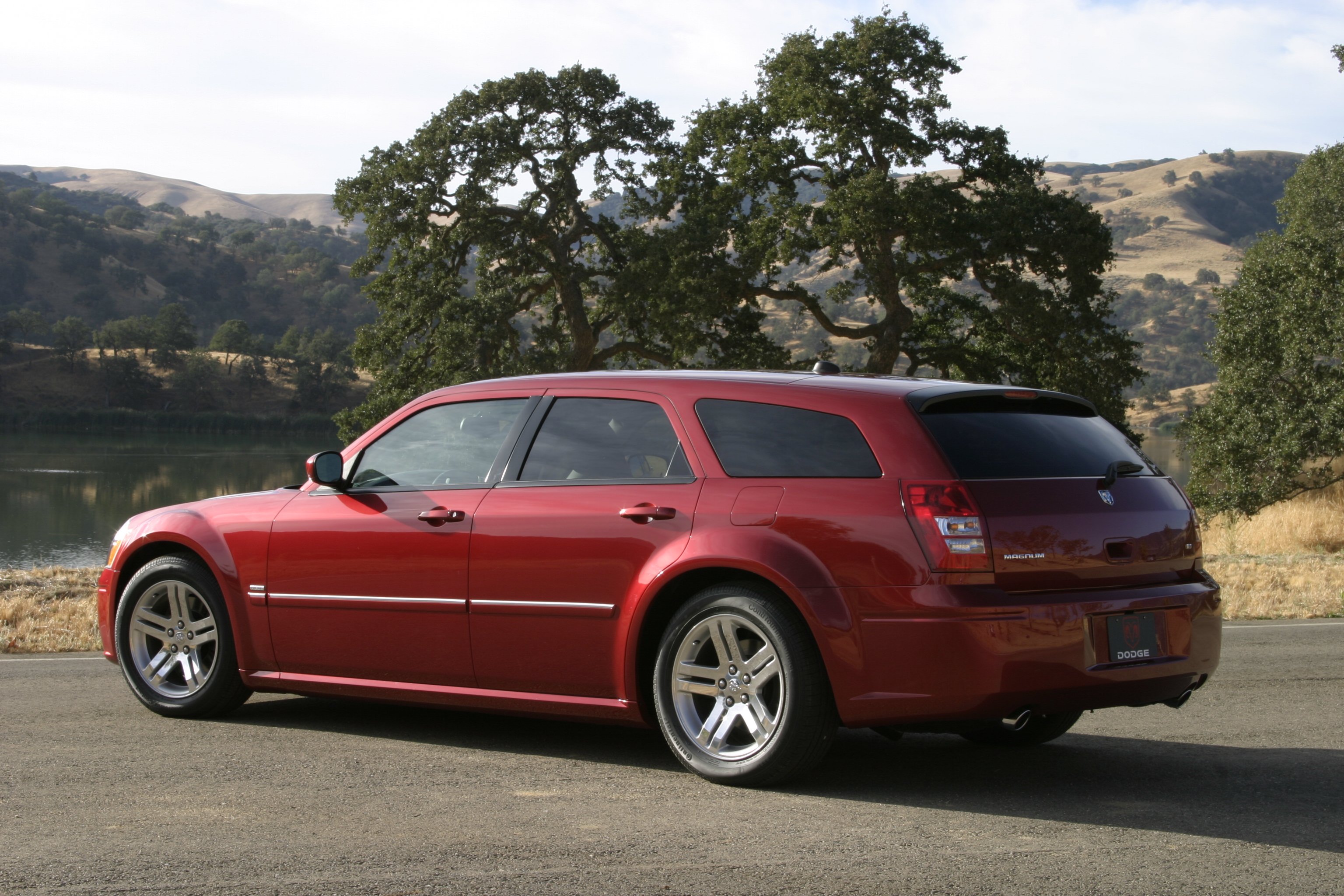 Шины и диски для Dodge Magnum 2004, размер колёс на Додге Магнум 2004