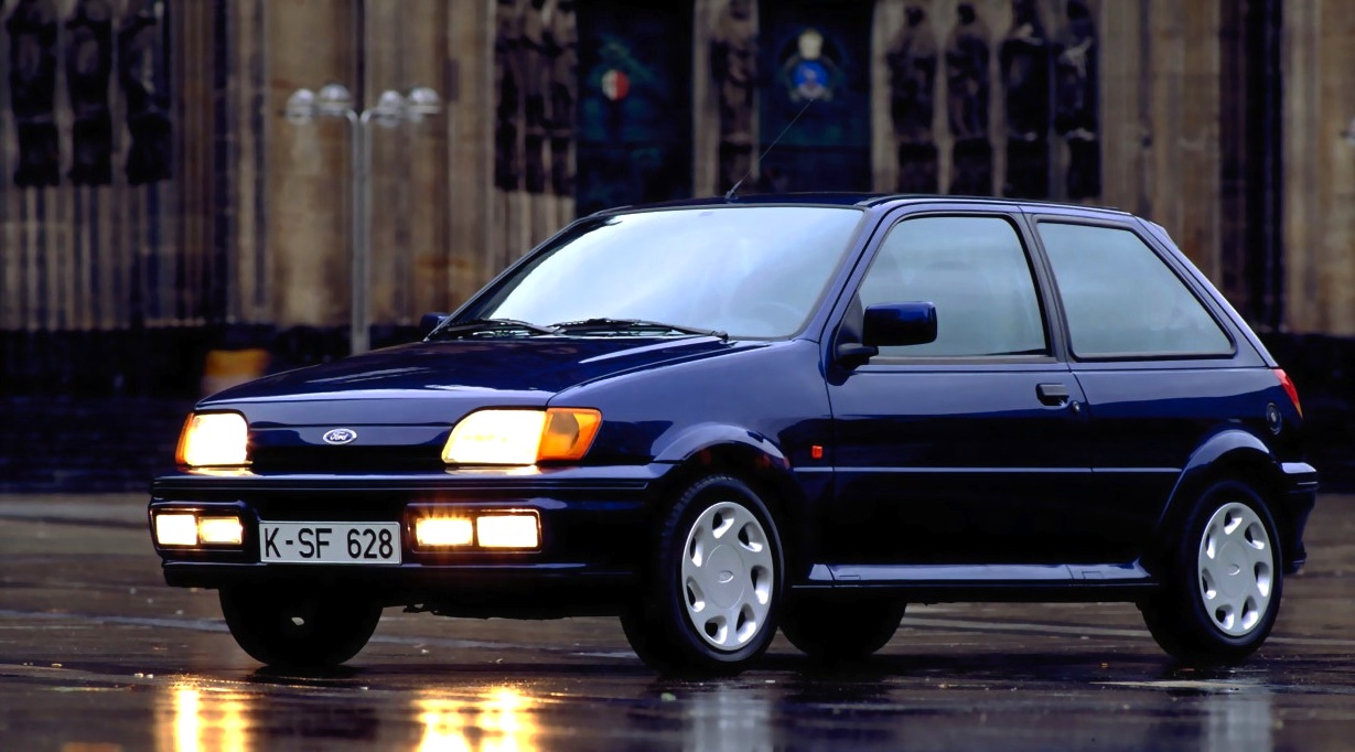 Шины и диски для Ford Fiesta 1990, размер колёс на Форд Фиеста 1990