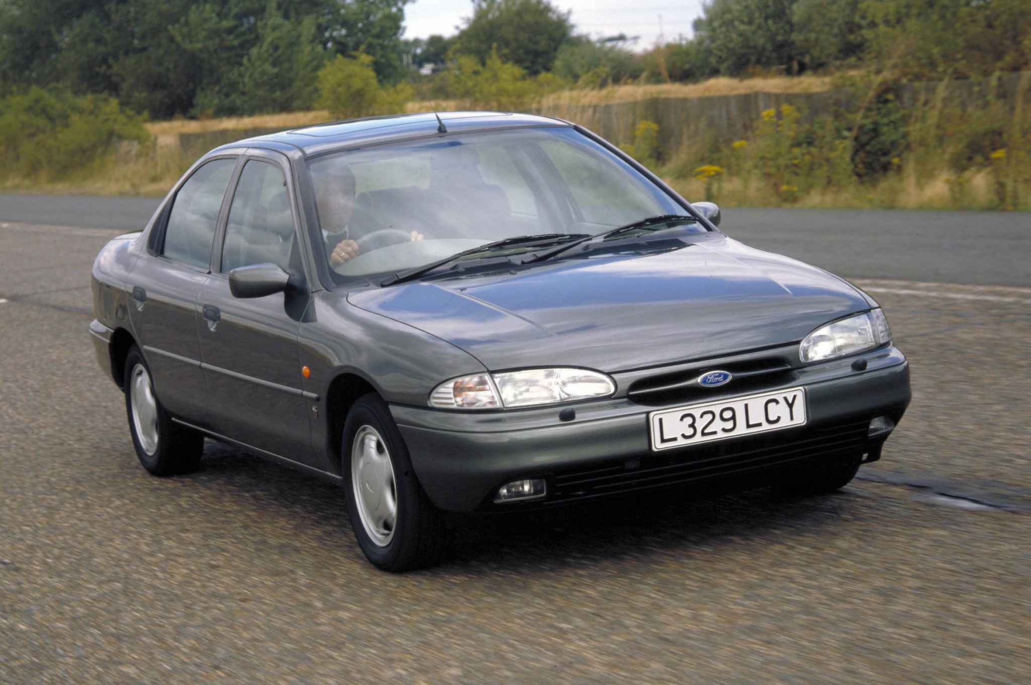 Шины и диски для Ford Mondeo 1993, размер колёс на Форд Мондео 1993