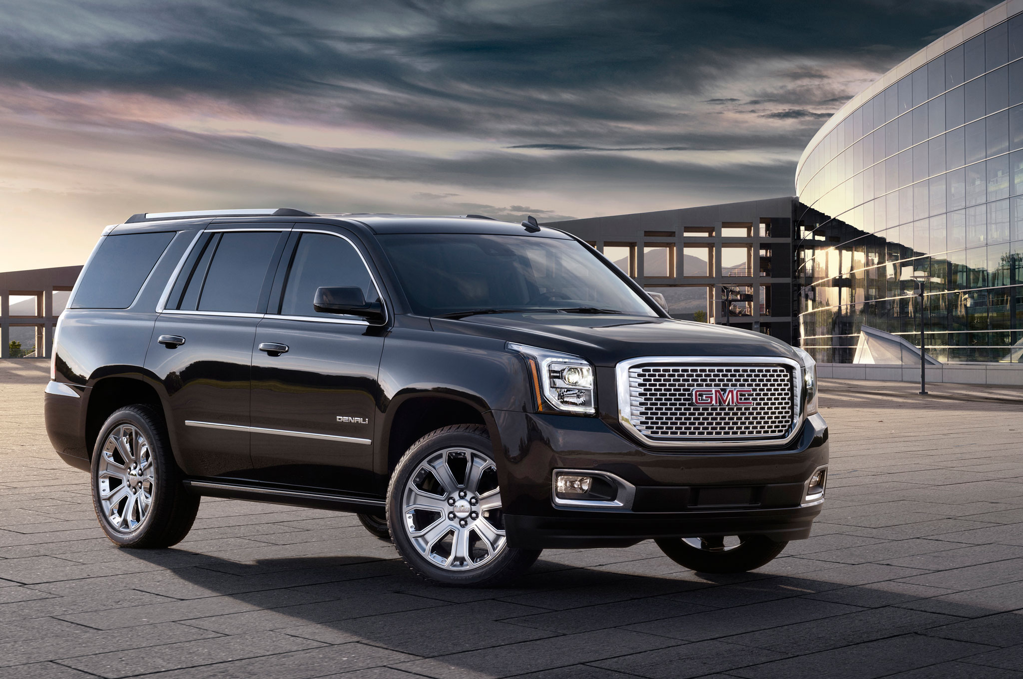 Шины и диски для GMC Yukon 2016, размер колёс на ГМС Уукон 2016