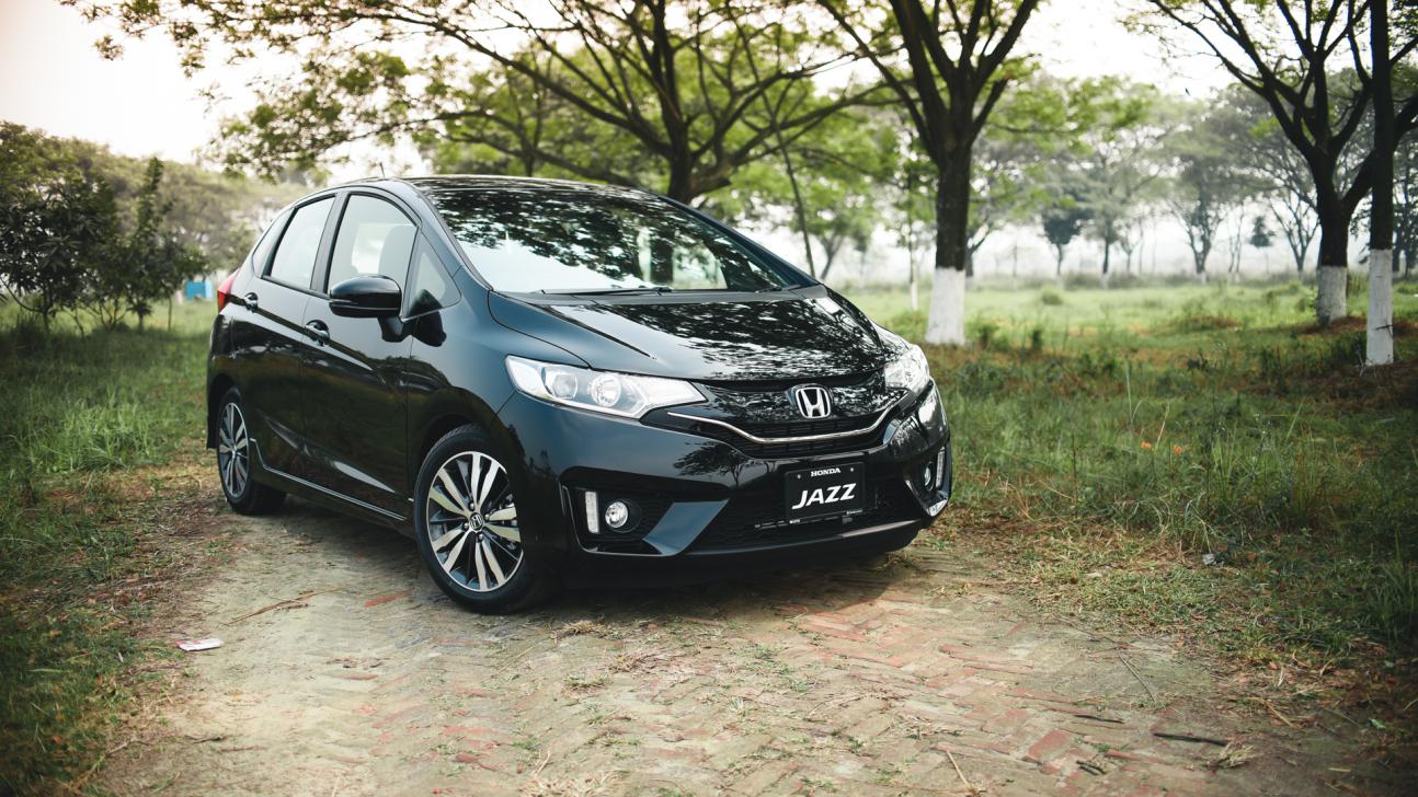 Машина Honda Jazz 2015