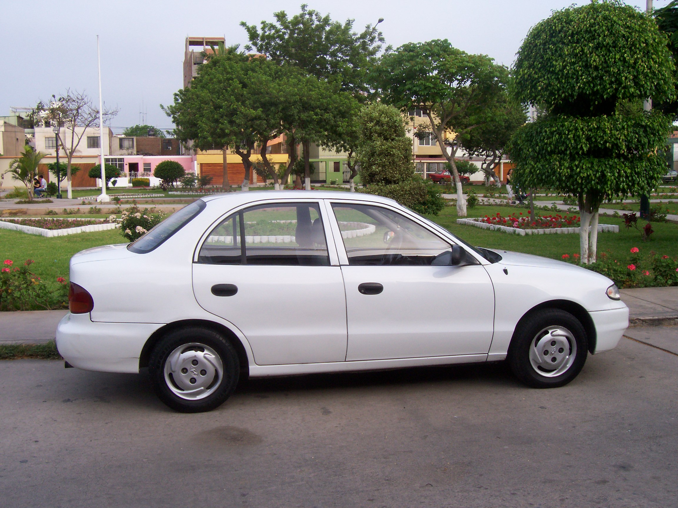 Шины и диски для Hyundai Accent 1995, размер колёс на Хуундаи Акцент 1995