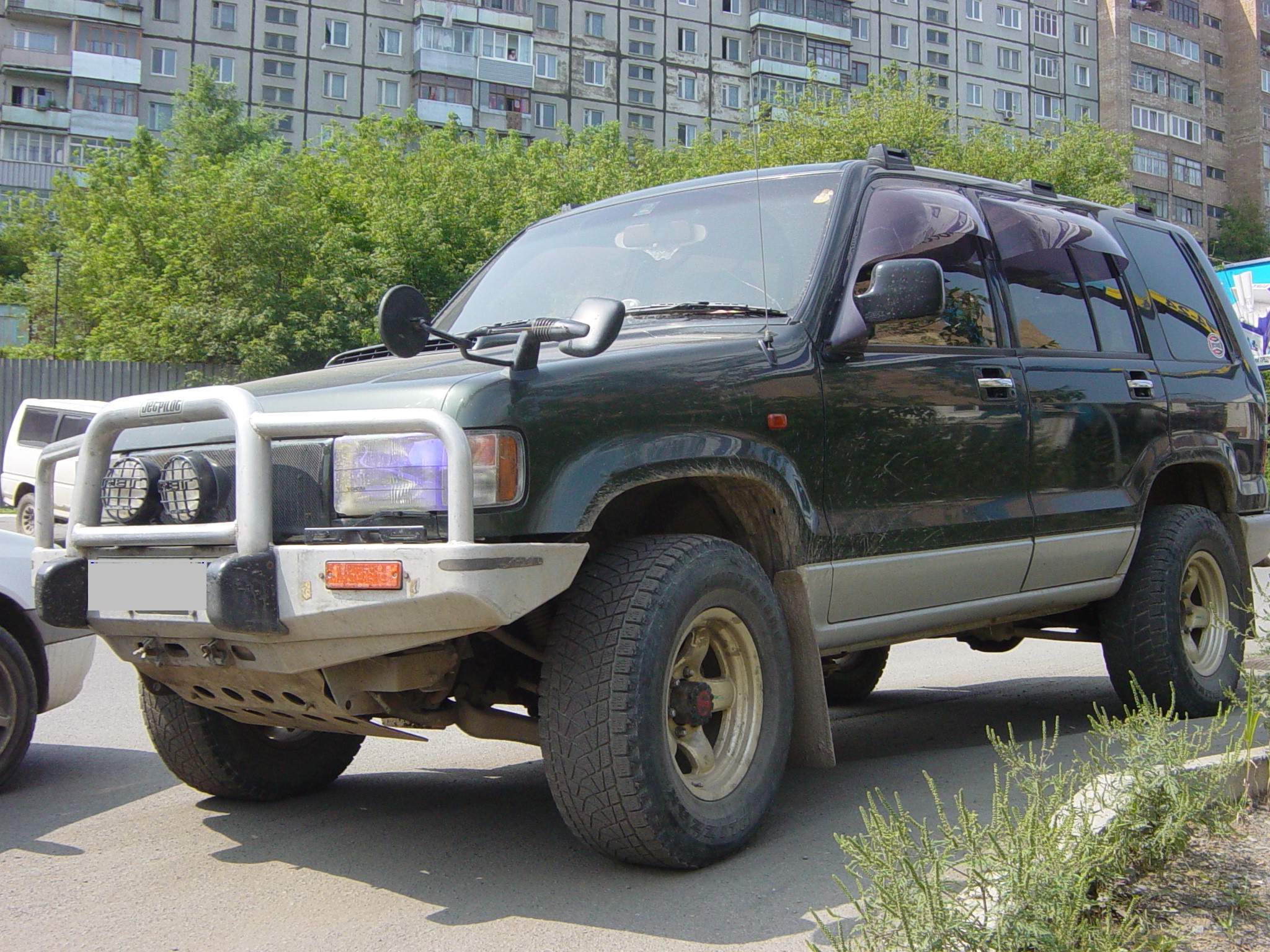 Шины и диски для Isuzu Bighorn 1994, размер колёс на Исузу Бигхорн 1994