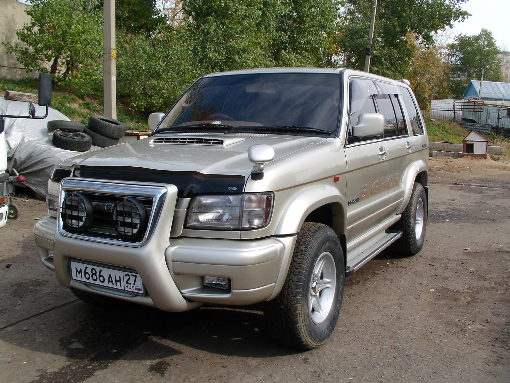 Шины и диски для Isuzu Bighorn 2000, размер колёс на Исузу Бигхорн 2000