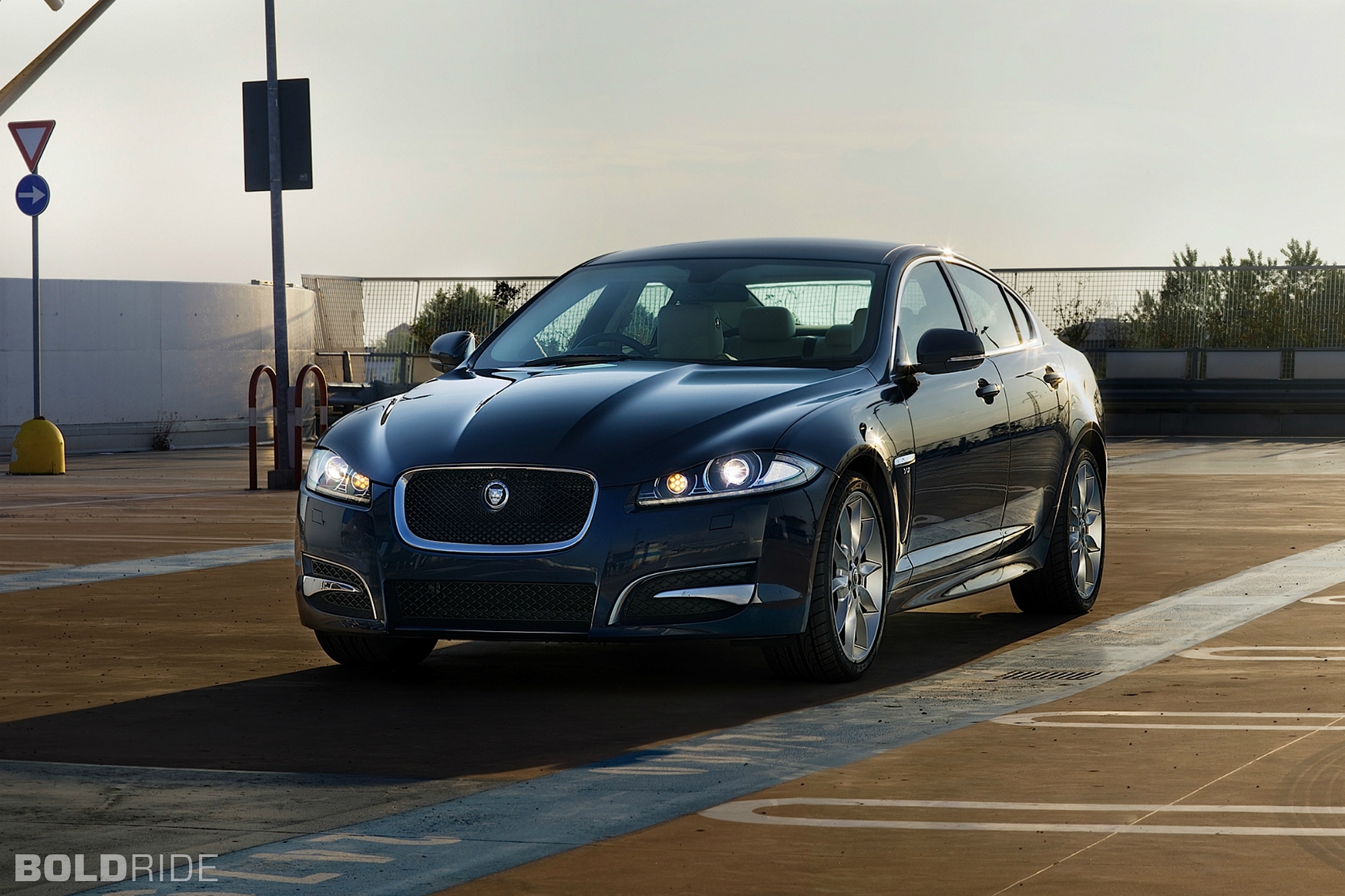 Шины и диски для Jaguar XF 2013, размер колёс на Ягуар ХФ 2013