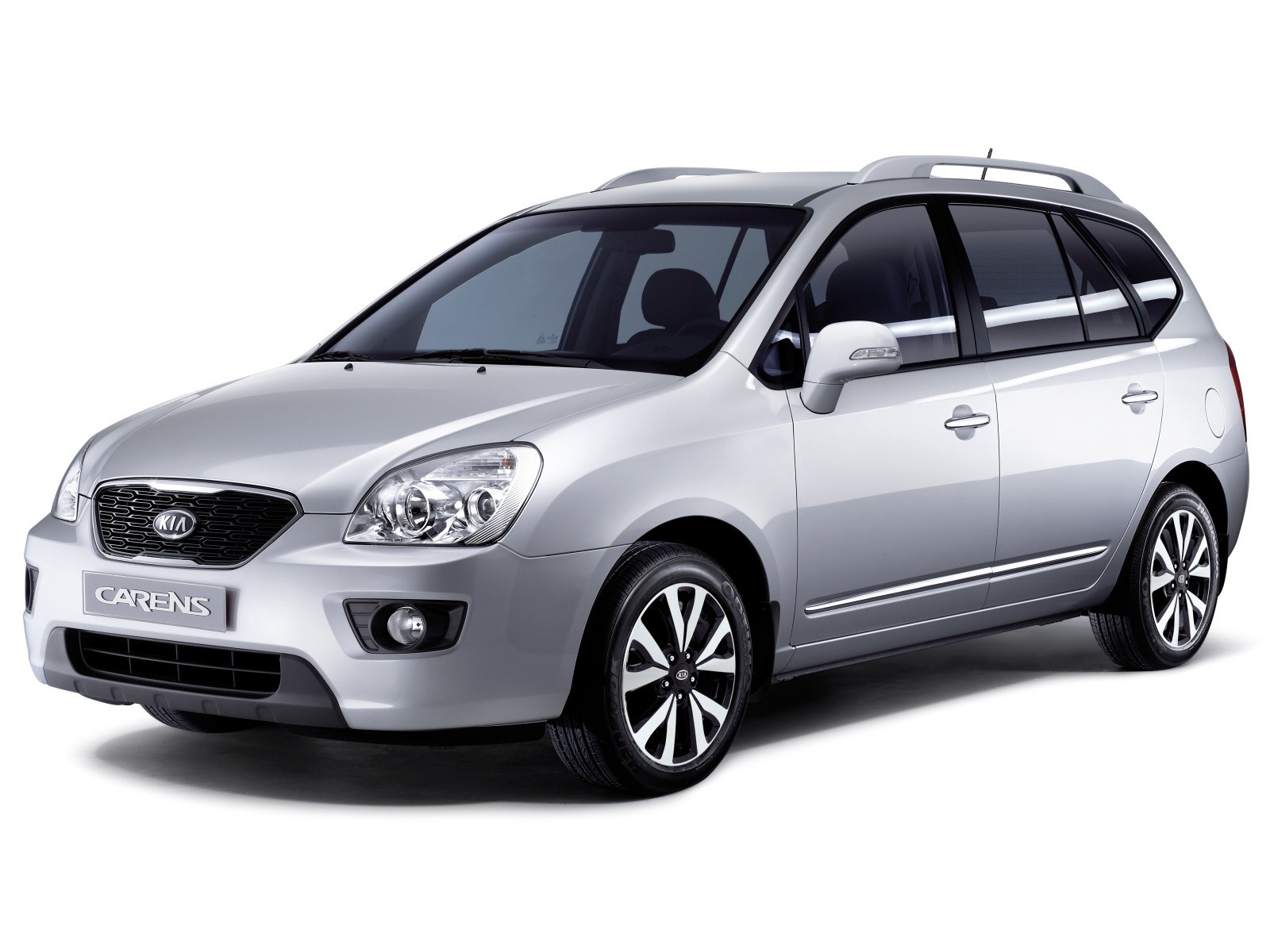 Шины и диски для Kia Carens 2010, размер колёс на Киа Каренс 2010