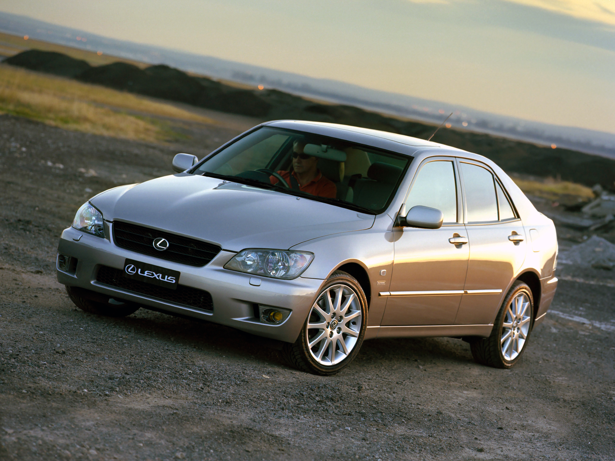 Шины и диски для Lexus IS 2003, размер колёс на Лексус ИС 2003