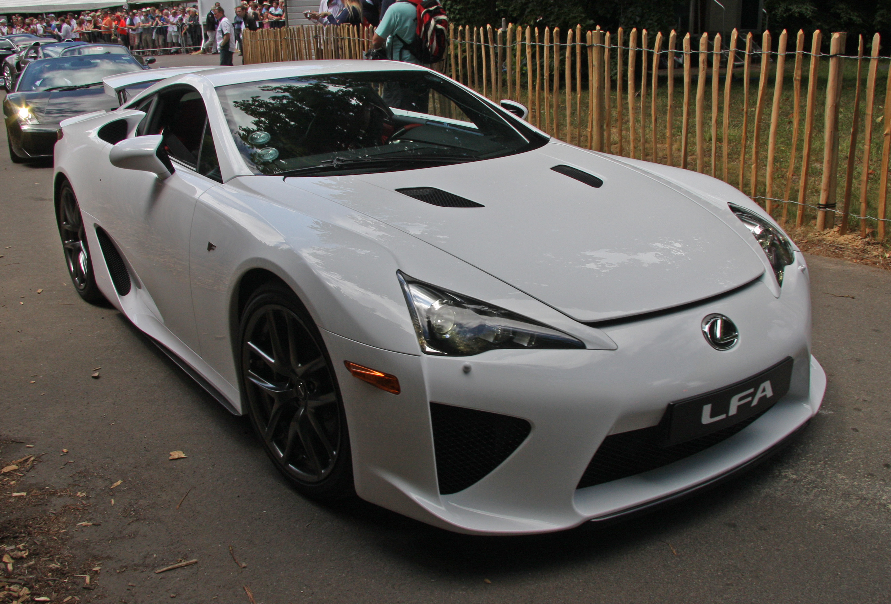 Шины и диски для Lexus LFA 2010, размер колёс на Лексус ЛФА 2010