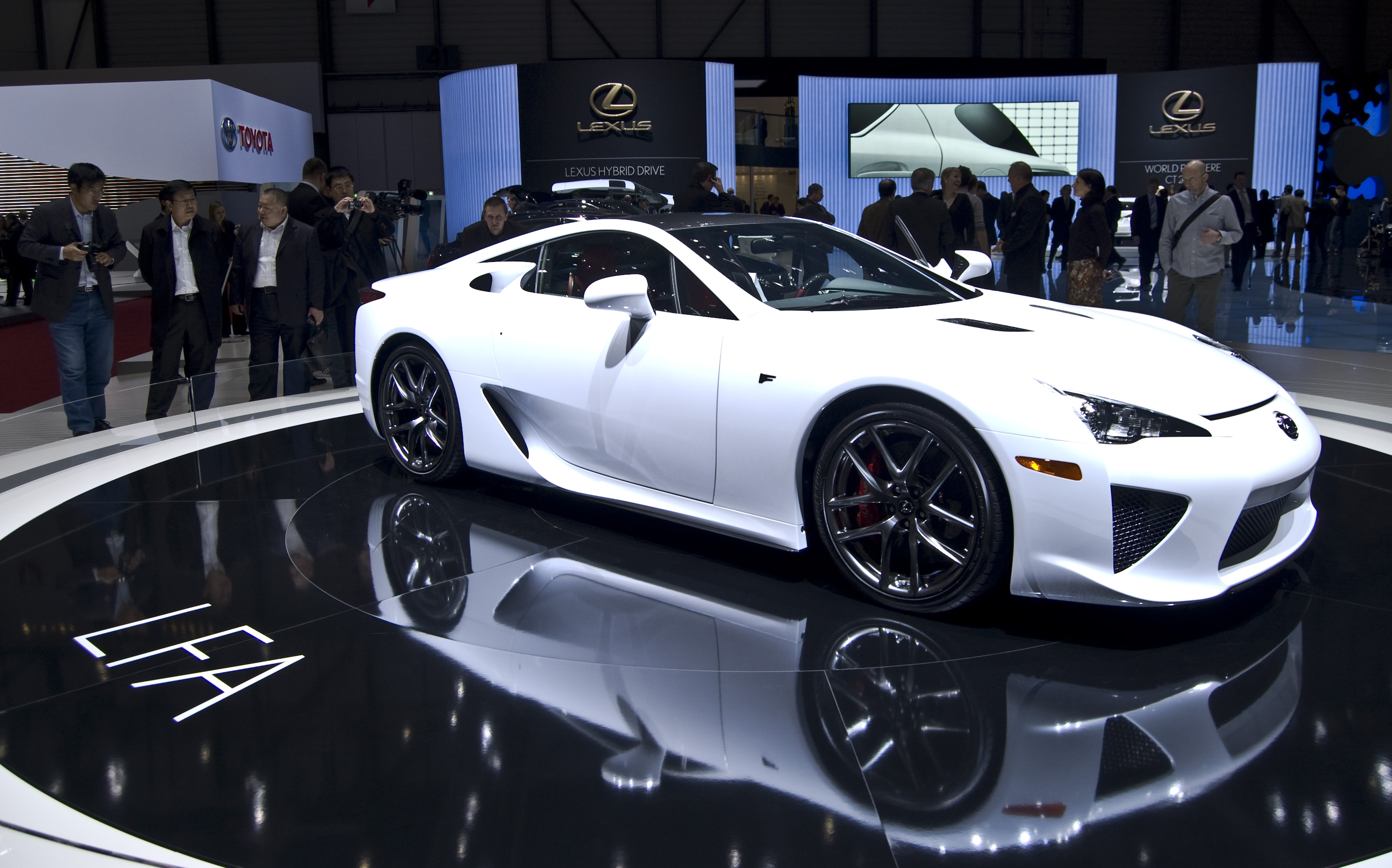 Шины и диски для Lexus LFA, размер колёс на Лексус ЛФА