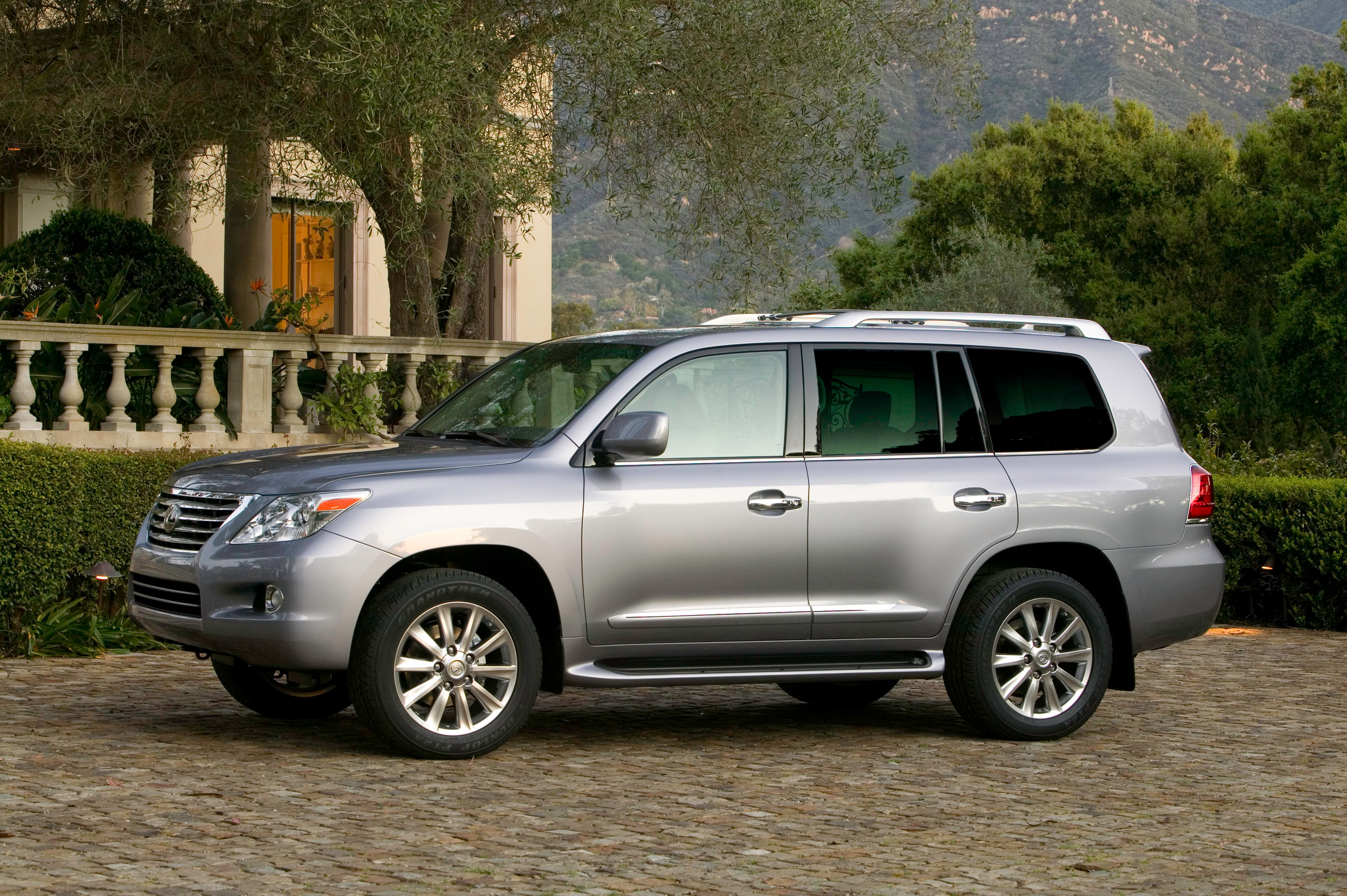 Шины и диски для Lexus LX 2010 570, размер колёс на Лексус ЛХ 570