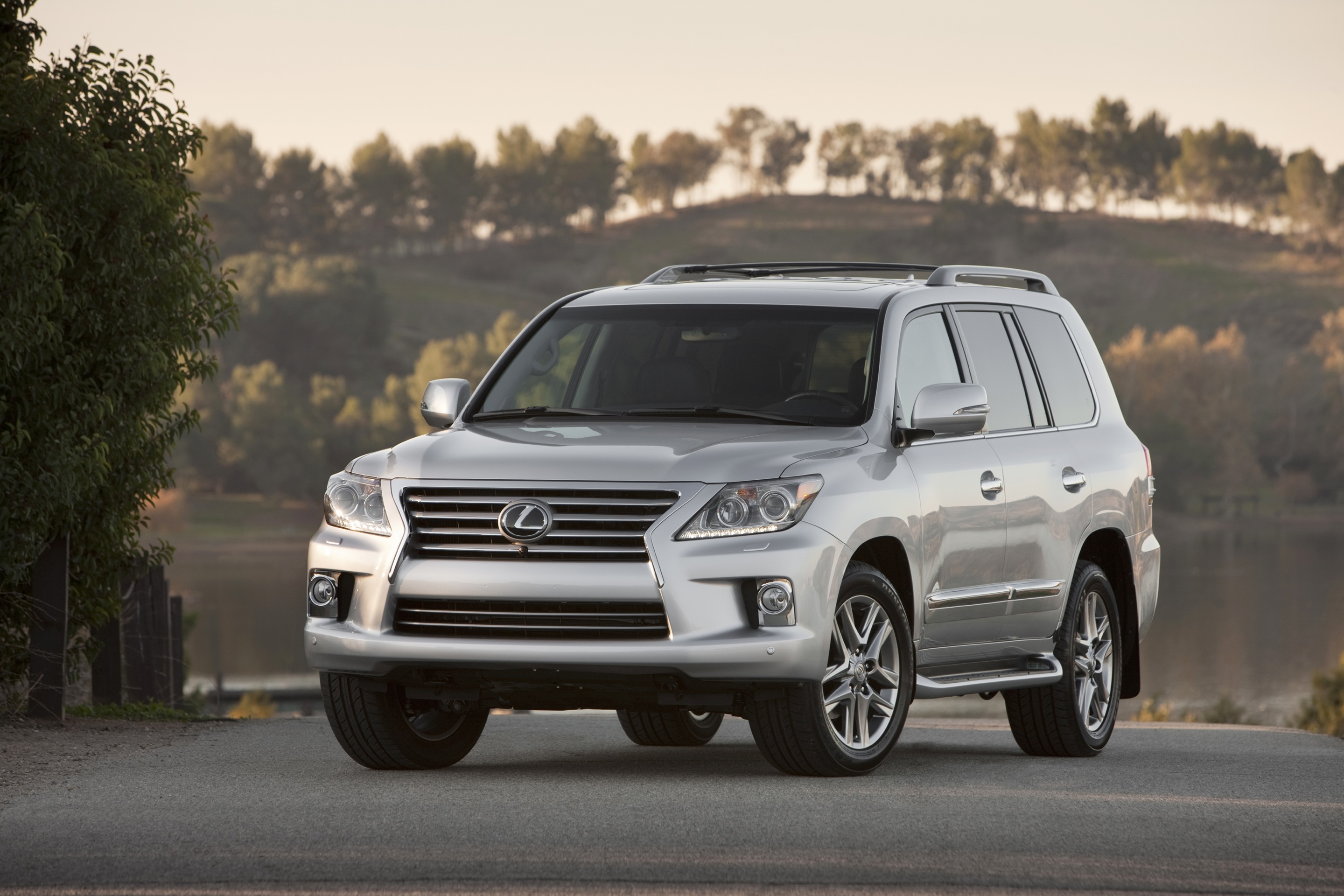 Шины и диски для Lexus LX 2015, размер колёс на Лексус ЛХ 2015