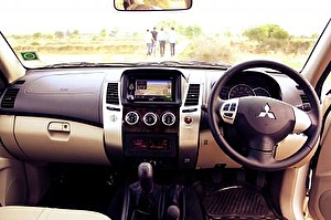 Шины и диски на Mitsubishi Pajero Sport 2013