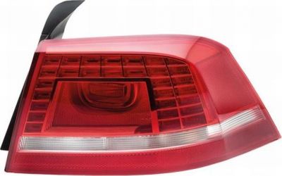Hella 2SK 010 746-041 задний фонарь на VW PASSAT ALLTRACK (365)
