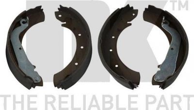 NK 2722620 комплект тормозных колодок на NISSAN SERENA (C23M)