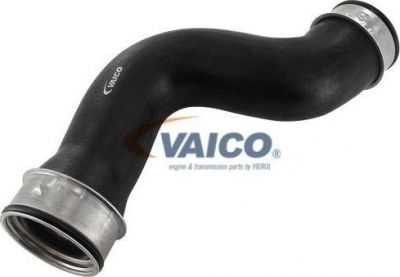 VAICO V10-3208 трубка нагнетаемого воздуха на AUDI A3 Sportback (8PA)