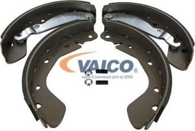 VAICO V40-8111 комплект тормозных колодок на OPEL ASTRA F Наклонная задняя часть (53_, 54_, 58_, 59_)