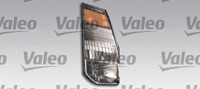 Valeo 043705 основная фара на NISSAN CABSTAR