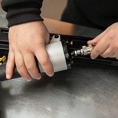 Kranz KR-16-1620 Пневмопистолет гвоздезабивной (нейлер) N90/D21, наклон 21 градус KRANZ