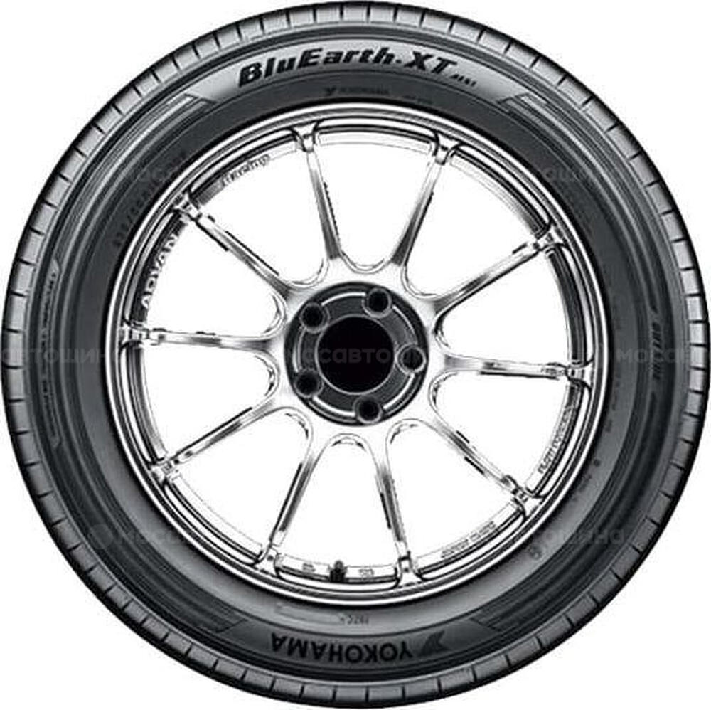 Вид сбоку Yokohama Bluearth-XT AE61 235/65 R17 108V 