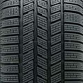 Pirelli Winter 240 Snowsport 235/40 R18